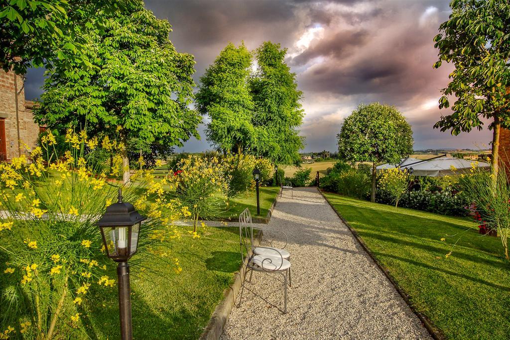 Borgo Tre Rose Hotell Valiano Eksteriør bilde